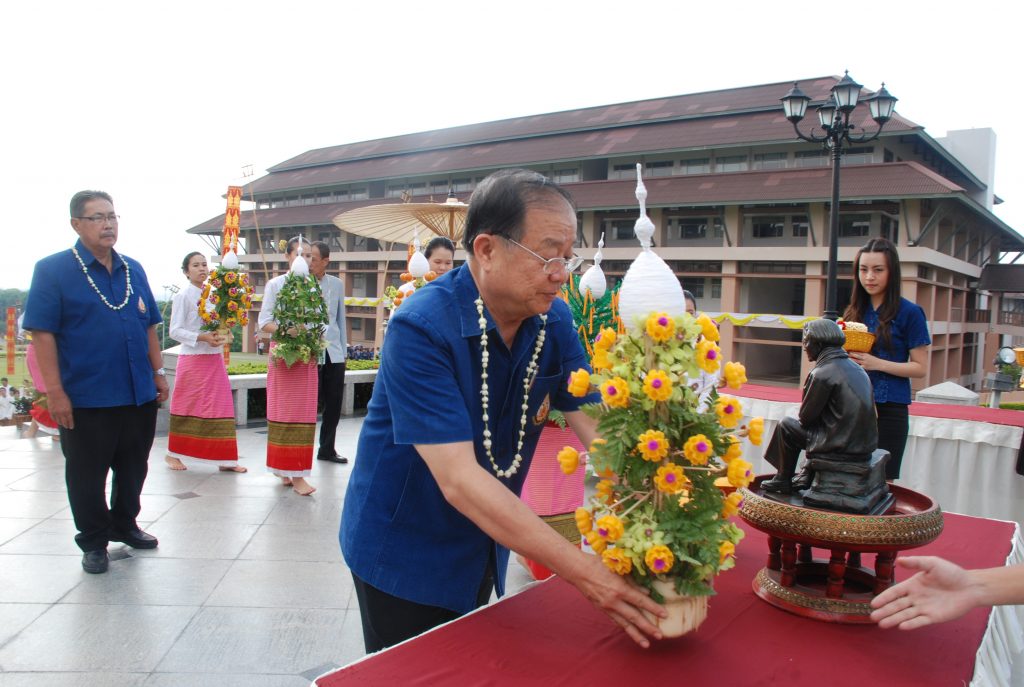 พิธีดำหัวอธิการบดีมหาวิทยาลัยแม่ฟ้าหลวง ประจำปี 2554